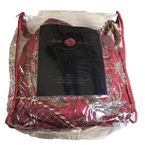 Bella Rose Christmas Tree Skirt Design By Chateau Red and Gold Pattern - Picture 9 of 10